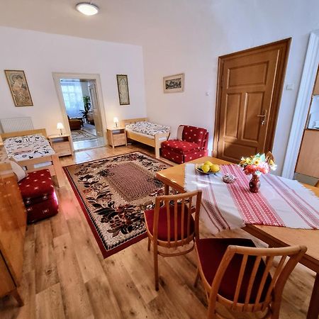 Apartment In A Historical House In The Center Of Levoča Extérieur photo
